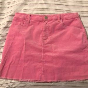 super cute neon pink skirt!!